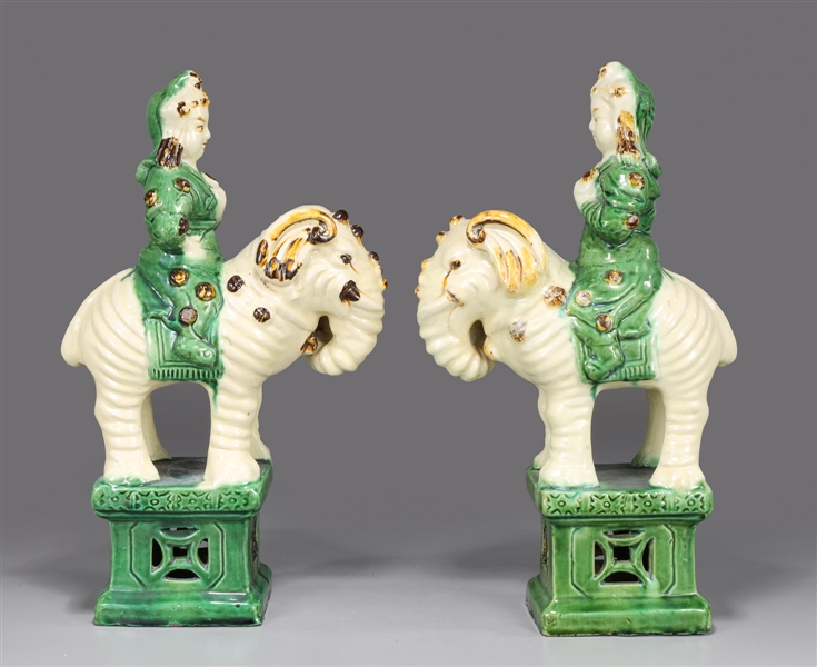 Pair of Chinese Ming style porcelain 303ae9