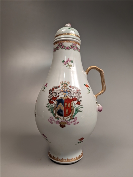 Chinese Export type armorial porcelain 303cbd