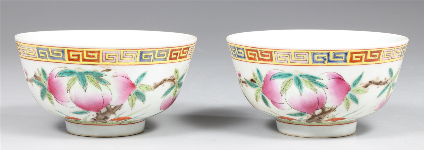 Pair of Chinese porcelain bowls