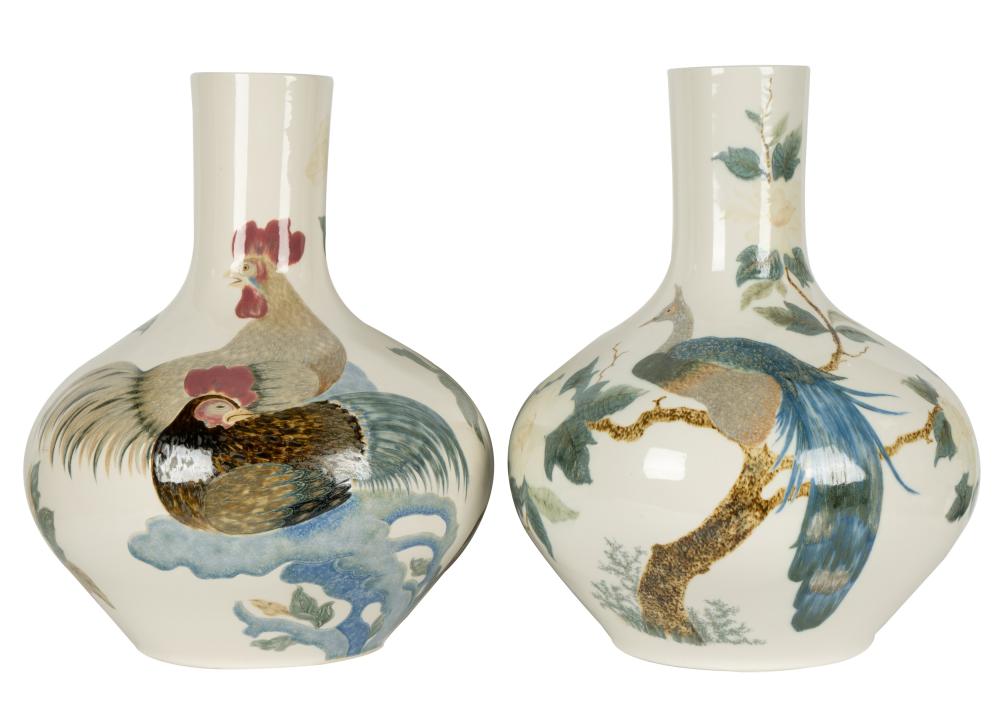 PAIR OF LLADRO CHINESE-STYLE PORCELAIN