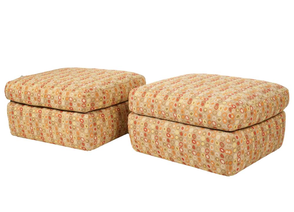 PAIR OF UPHOLSTERED OTTOMANSPair 303d96