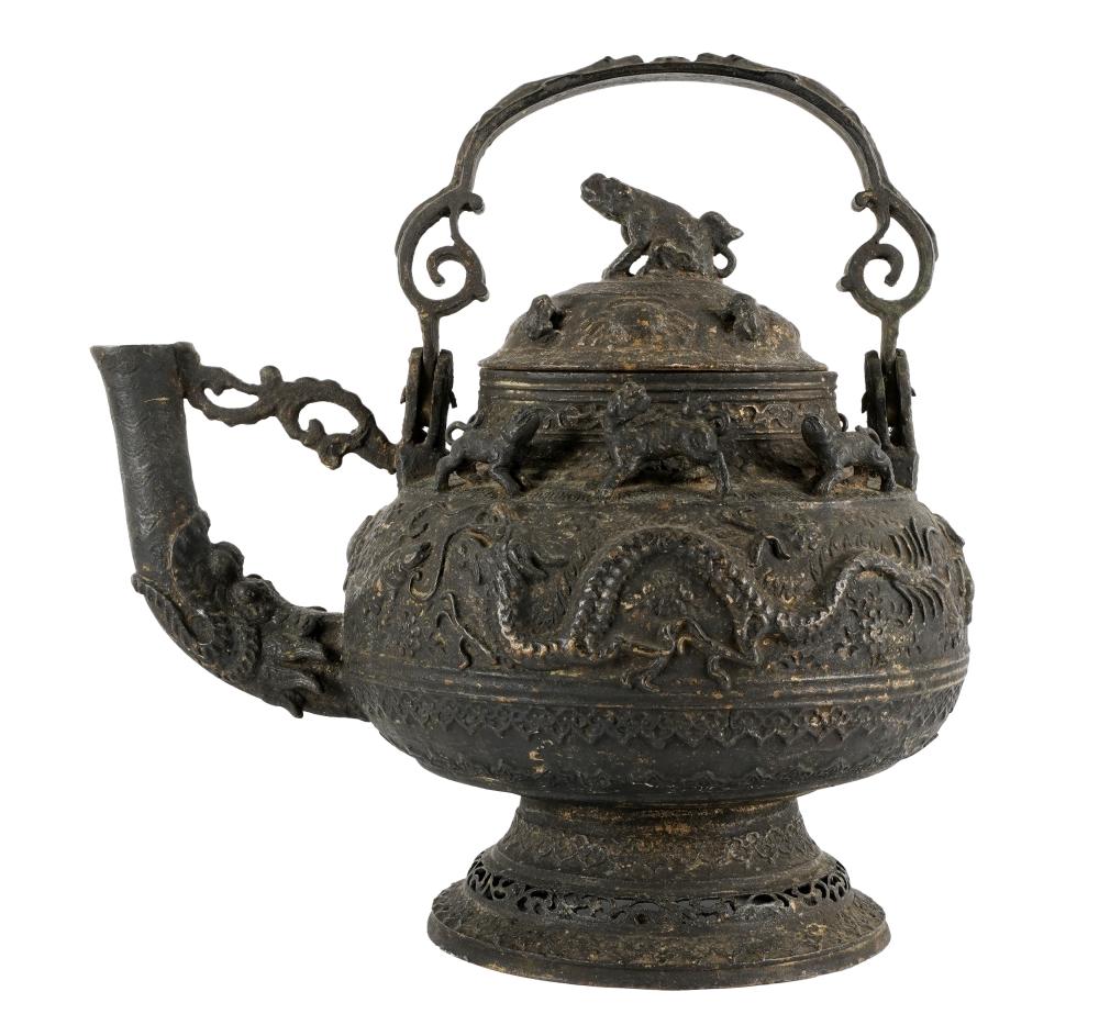 CHINESE ARCHAIC-STYLE BRONZE VESSELChinese