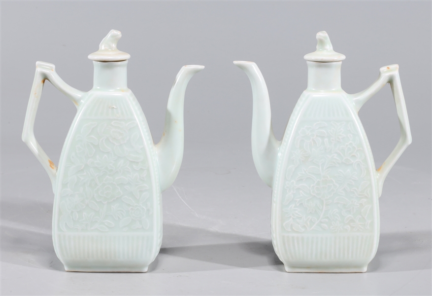 Two small Chinese celadon glazed 303f8f