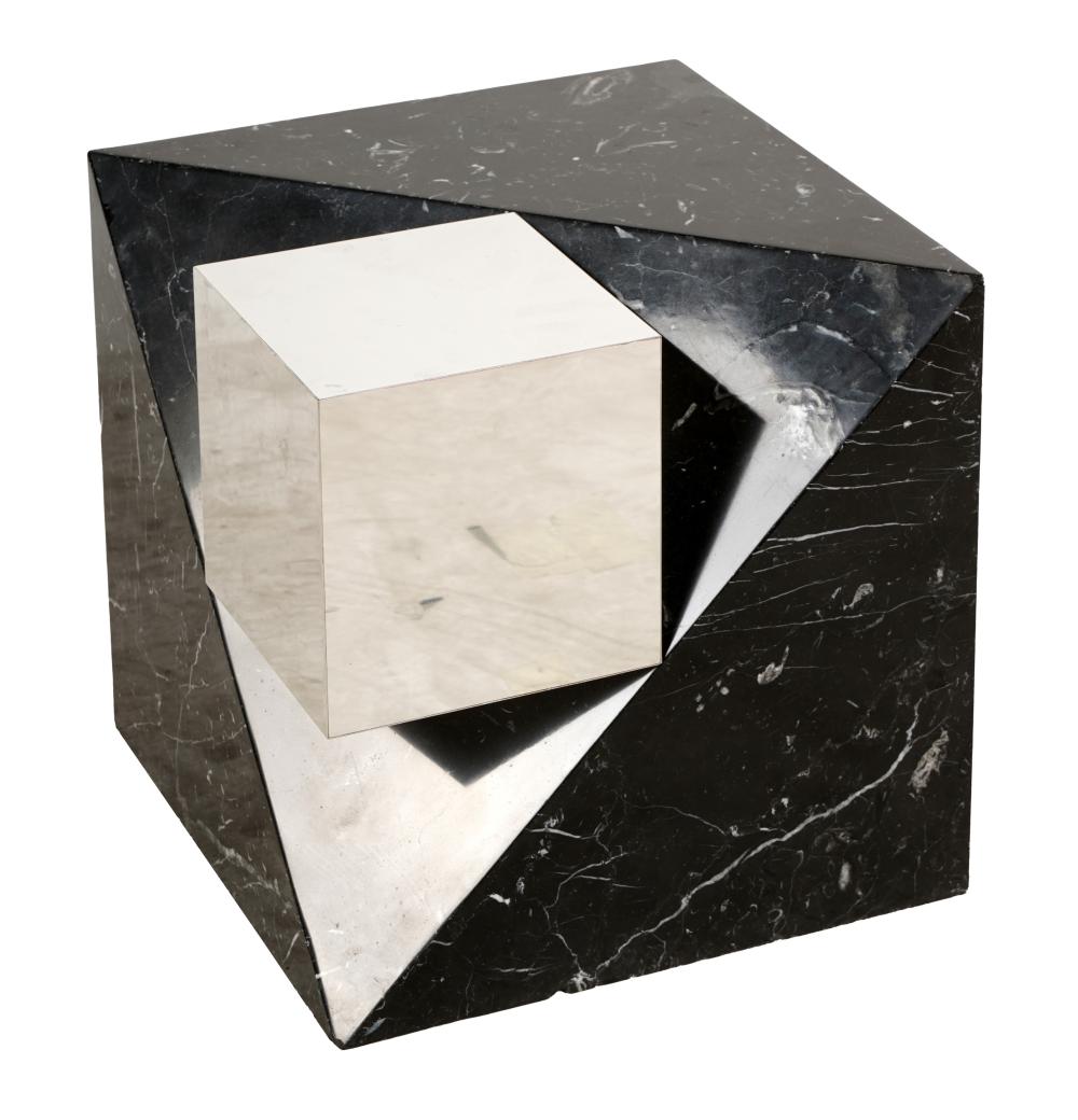 SCULPTURAL MARBLE AND CHROME END 3040c6