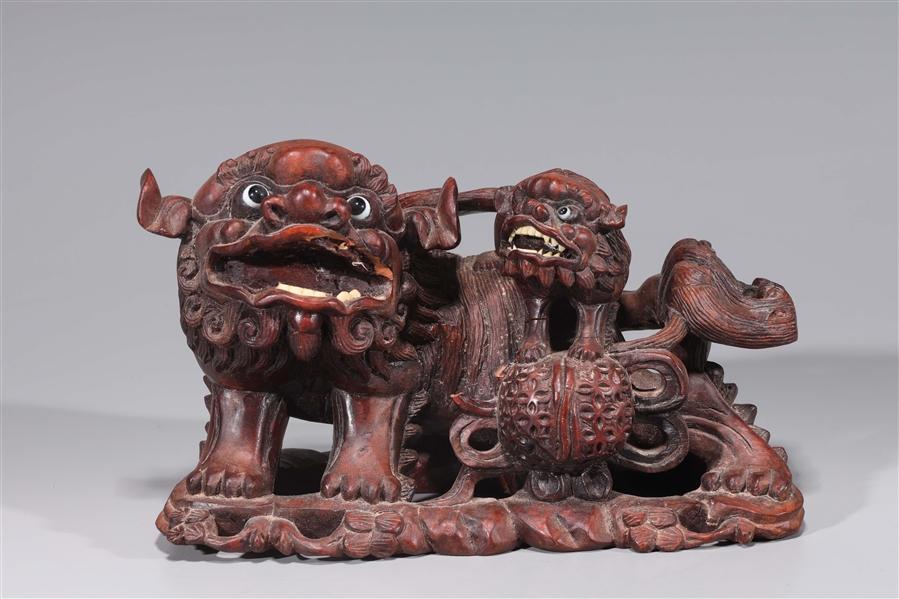 Chinese carved wooden foo lions 30413f