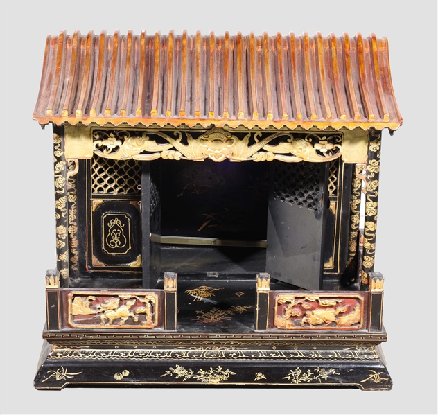 Chinese gilt and black lacquer 30414a