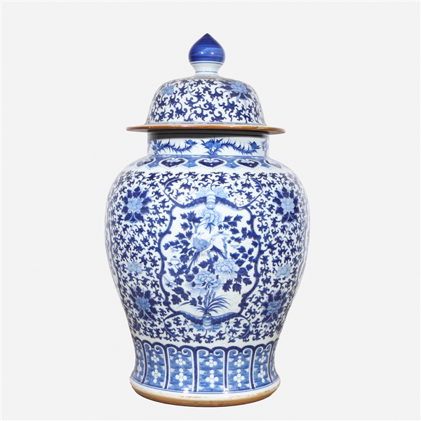Large Chinese ceramic blue and 3041d5