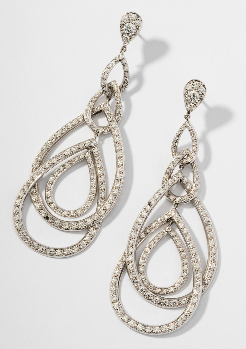 PLATINUM AND DIAMOND DROP EARRINGSPlatinum 304585