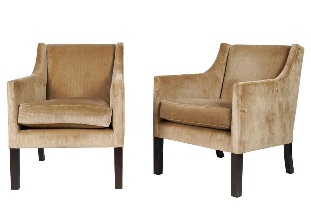 PAIR OF CONTEMPORARY UPHOLSTERED 3045d4
