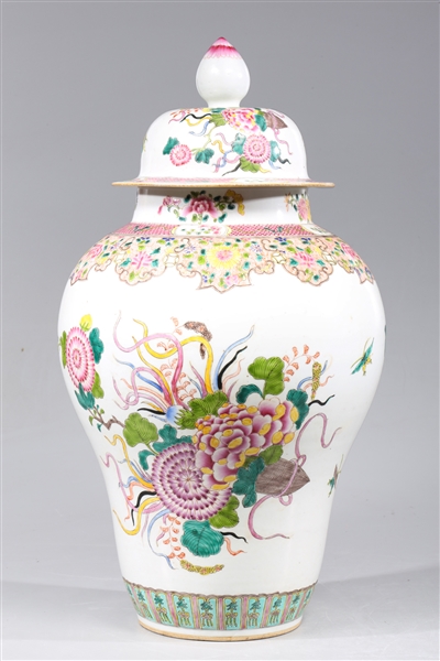 Chinese ceramic famille rose motif