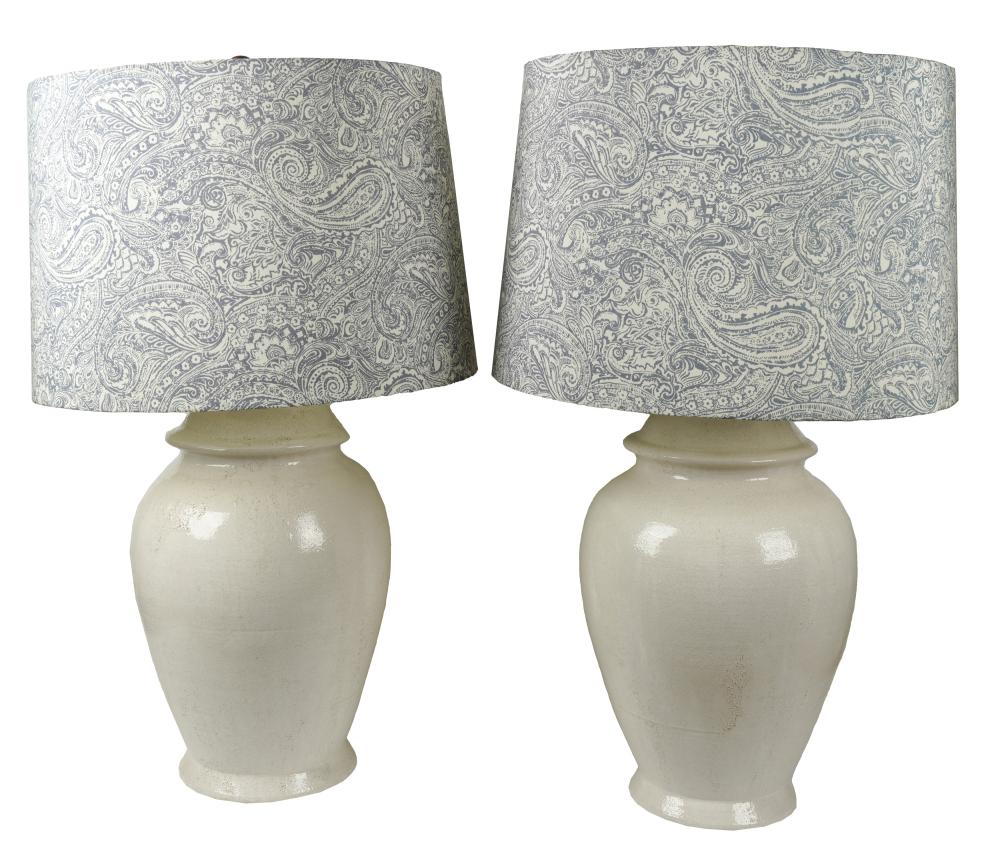 PAIR OF WHITE GLAZED TABLE LAMPSPair