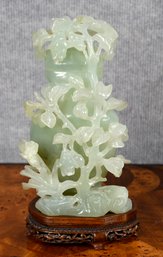 A vintage carved light green jade 3071b7