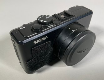 A Sigma DP2s with fixed 24.2mm F2.8