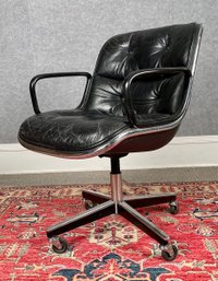 Knoll International swiveling office