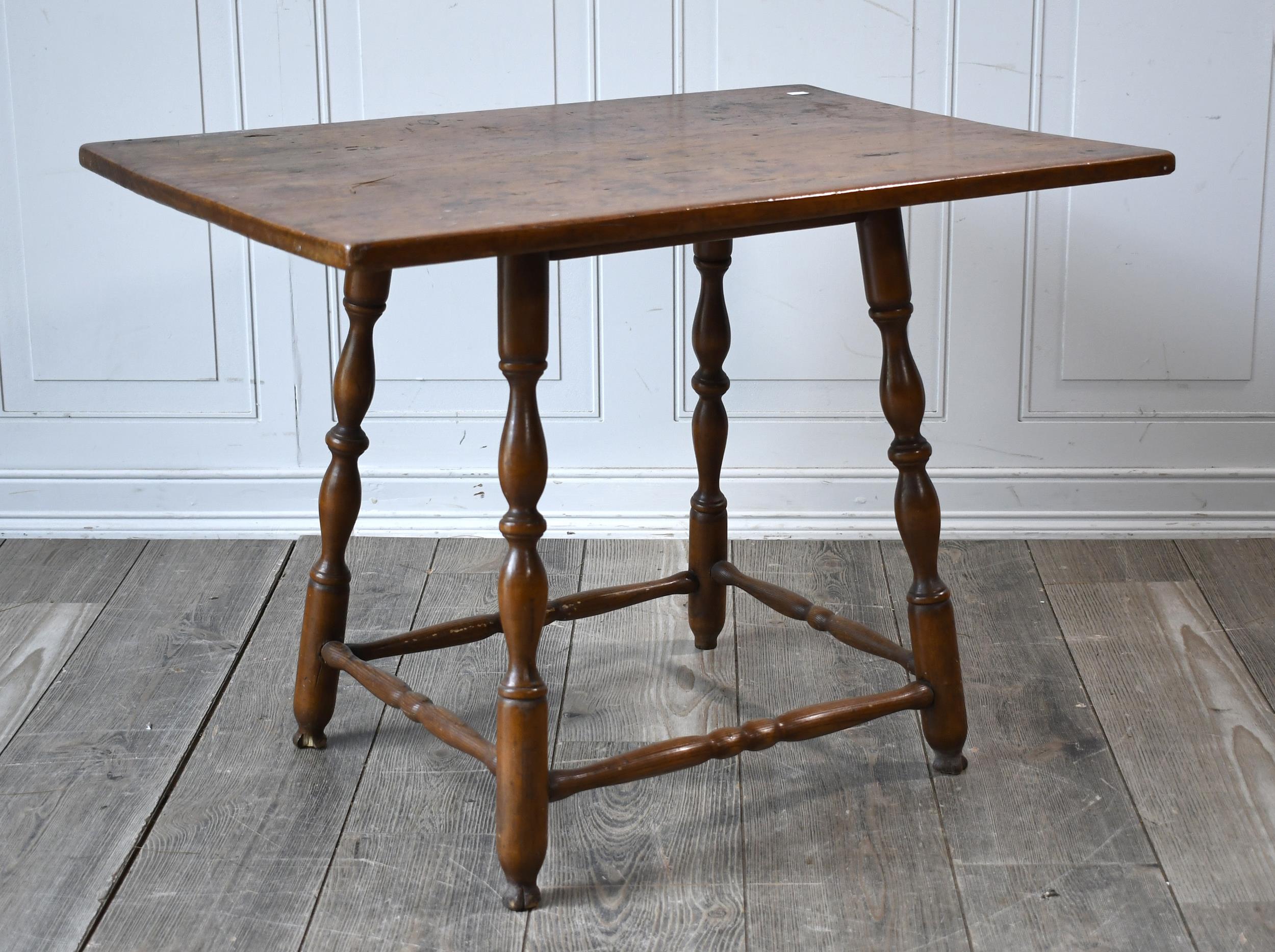 18TH C. STRETCHER BASE TAVERN TABLE.