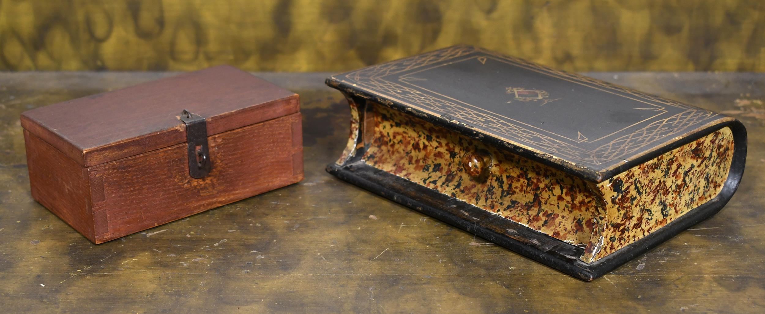 TWO 19TH C PAINTED BOXES Polychrome 3073e6