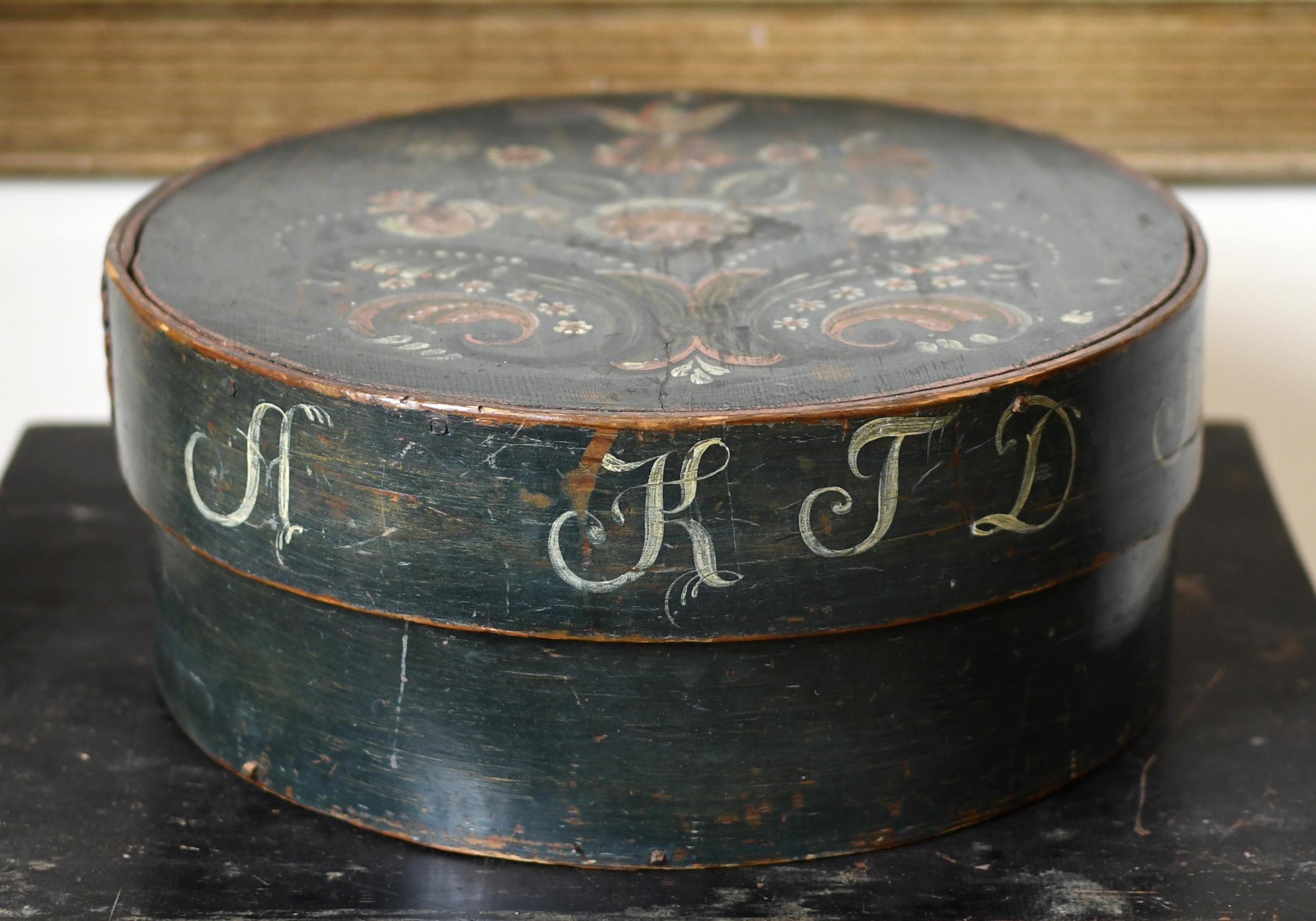 19TH C. PAINTED BRIDES BOX. A banded