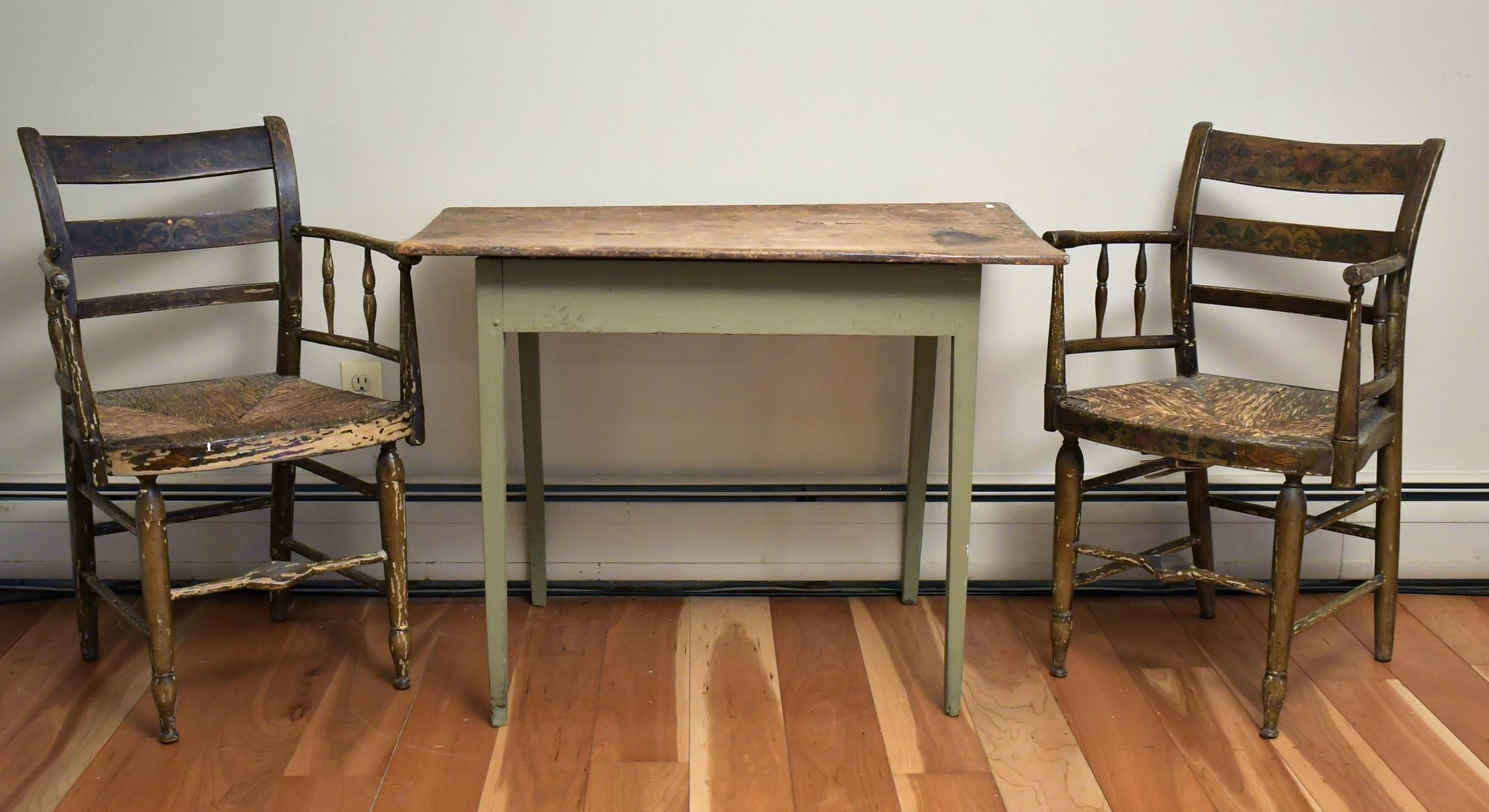 COUNTRY SIDE TABLE AND PAIR OF 307463