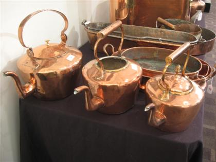 Three copper teapots    19th/20th century