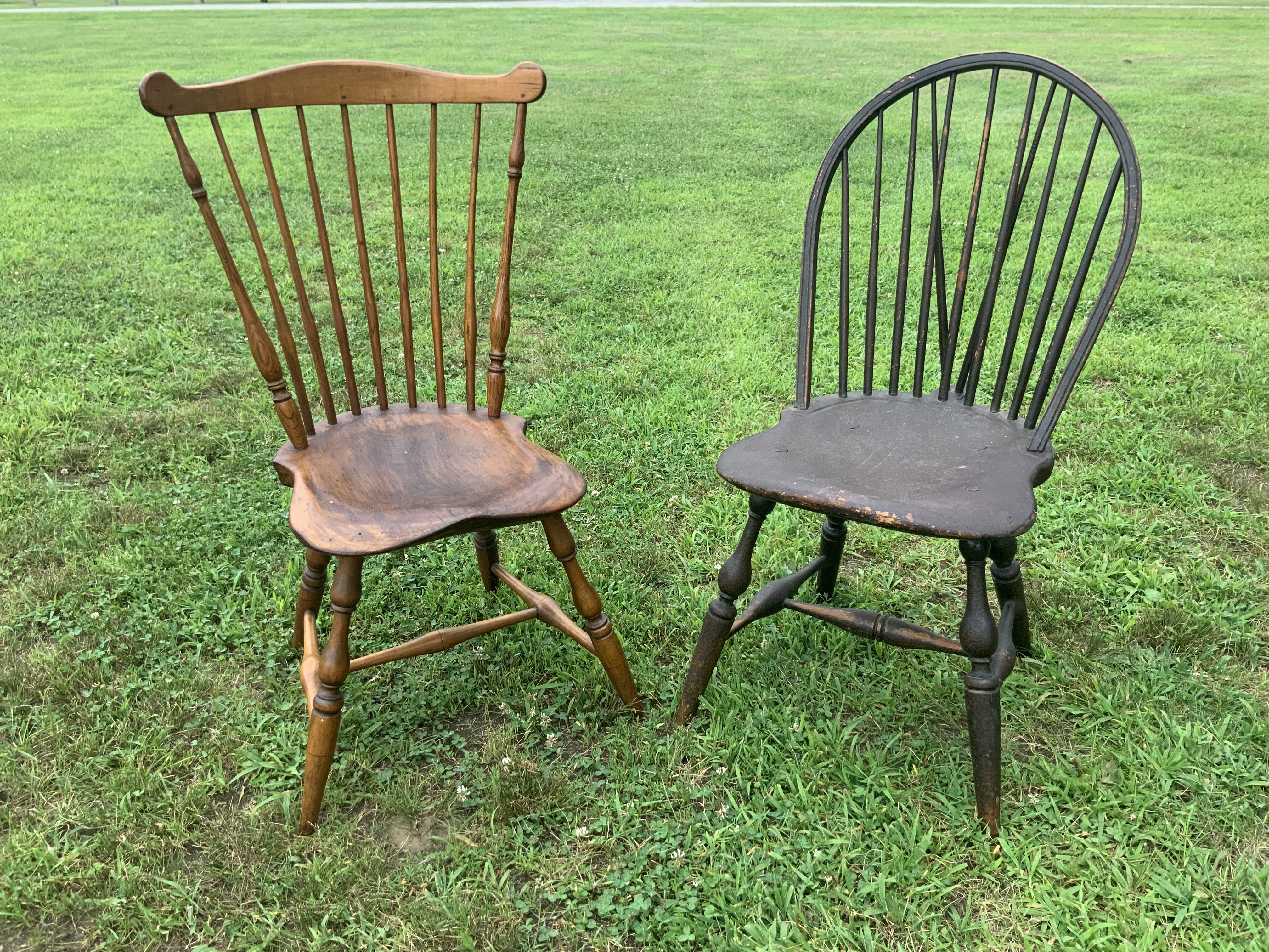 TWO 18TH C WINDSOR SIDE CHAIRS  3074fc