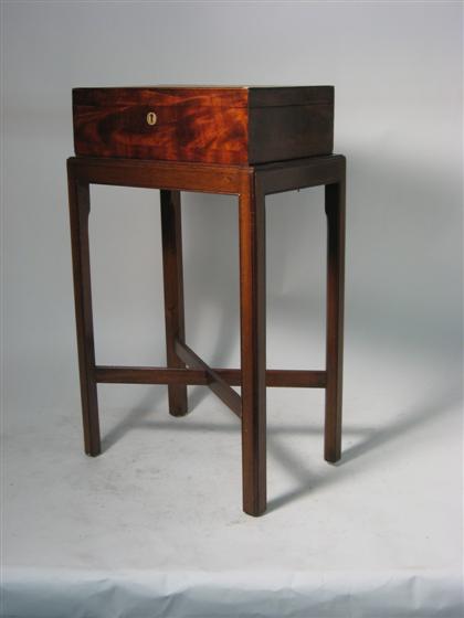 English mahogany inlaid make-up