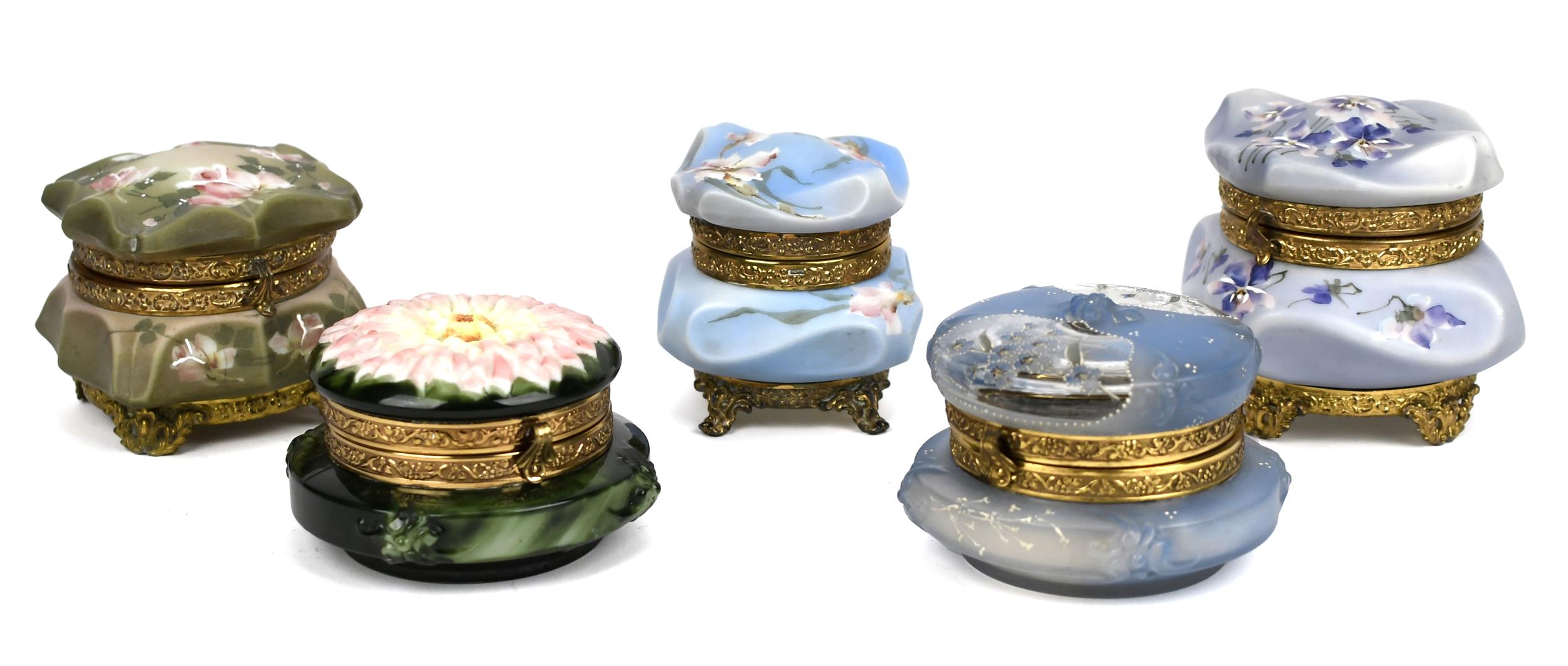 FIVE DIMINUTIVE GLASS DRESSER BOXES  307a3e