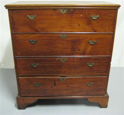 Pine blanket chest with drawers