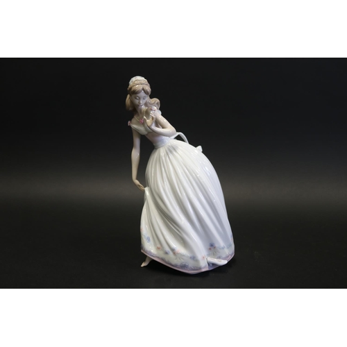Lladro porcelain figure, Cinderella