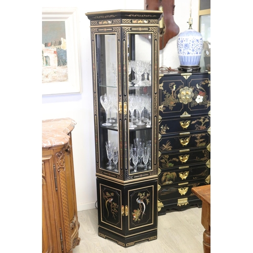 Chinoiserie six sided pedestal