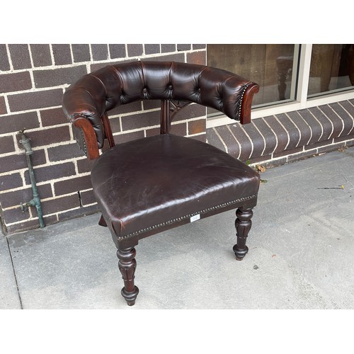 Antique English mahogany William