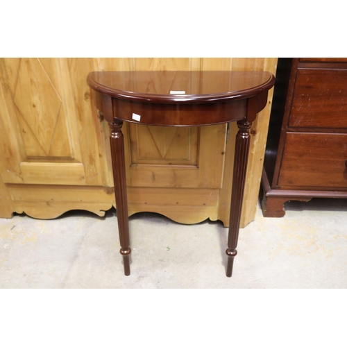 Modern D end console approx 72cm 308387