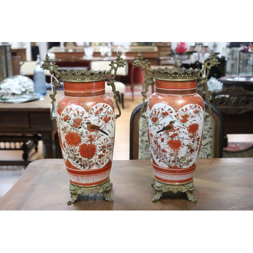 Fine pair of antique Kutani vases 30841b