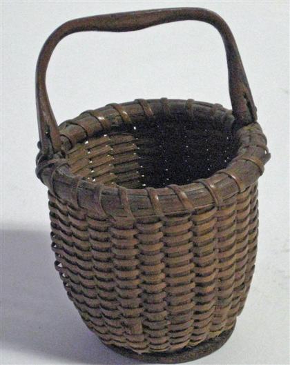 One egg-size Nantucket basket    Shaped