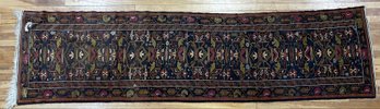 A vintage Oriental runner rug in 305efd