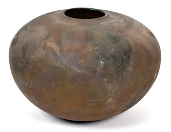 An impressively large raku vessel 305ff2