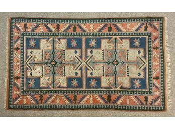 A multi colored oriental area rug 30603d