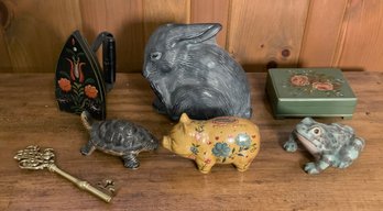Collectibles including Iron rabbit 3063e6
