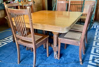 19th C Victorian oak dining table  30687d
