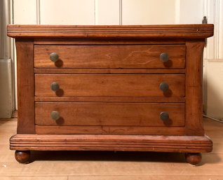 Ca. 1900 small pine cabinet with