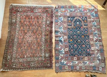 A small prayer rug with tulip center 30688d