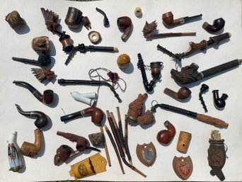 A collection of vintage pipes  3068c4