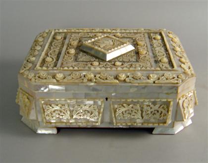 Chinese Export carved mother of 4d75c