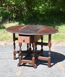Ca. 1900 walnut drop leaf table with
