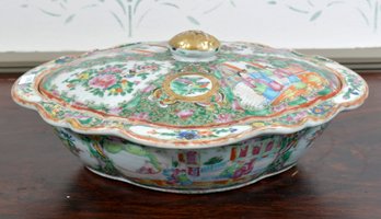 An antique Rose Medallion Chinese 306c3e