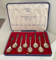 A vintage boxed set of eight sterling 306c5a
