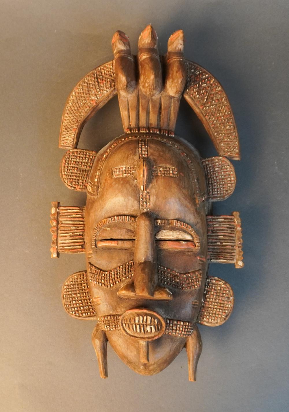 AFRICAN/OCEANIC CARVED AND DECORATED