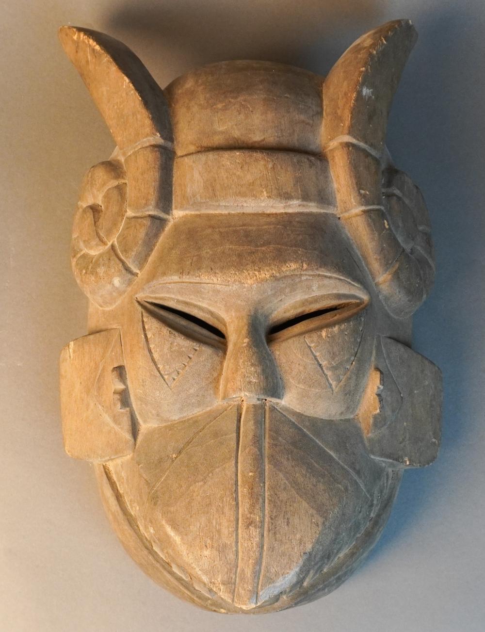 AFRICAN/OCEANIC CARVED WOOD MASK,