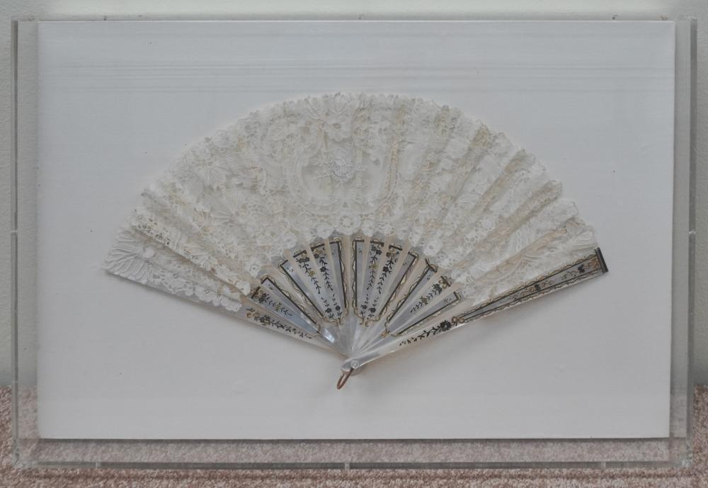 MOTHER OF PEARL AND LACE HAND FAN