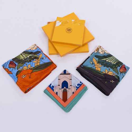 GROUP OF THREE HERMèS SILK SCARVES,