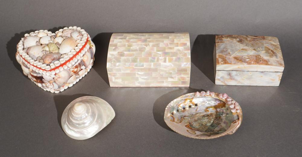 GROUP OF MOTHER OF PEARL AND SHELL 309b4d
